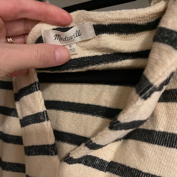 Hooded sweater - Picture 2 of 2